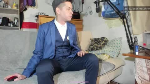 Snapshot of telepaticman chatting on 12-30-24, 07:26 Virg Lszl online show from 12-30-24, 07:26
