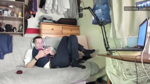 Snapshot of telepaticman chatting on 12-31-24, 08:02 Virg Lszl online show from 12-31-24, 08:02