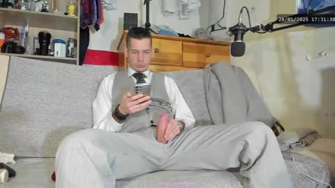 Snapshot of telepaticman chatting on 01-28-25, 04:30 Virg Lszl online show from 01-28-25, 04:30