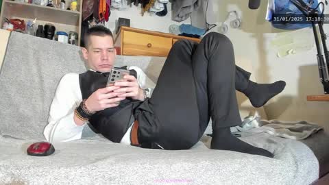 Snapshot of telepaticman chatting on 01-31-25, 04:17 Virg Lszl online show from 01-31-25, 04:17