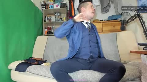 Snapshot of telepaticman chatting on 02-06-25, 08:34 Virg Lszl online show from 02-06-25, 08:34