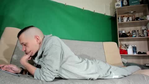 Snapshot of telepaticman chatting on 03-25-26, 05:13 Virg Lszl online show from 03-25-26, 05:13