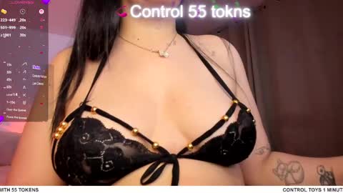 Snapshot of tellme_maddie chatting on 04-30-26, 01:23 Maddie online show from 04-30-26, 01:23