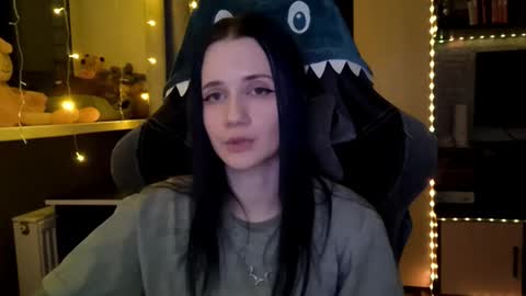 Snapshot of temekasalviejo chatting on 02-12-26, 04:13 Keeley online show from 02-12-26, 04:13