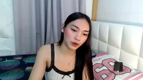 YOGIRL MAXINE online show from 06-17-26, 01:45