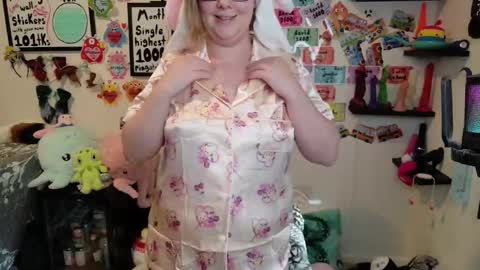 Snapshot of ten_tickle_pixie chatting on 02-16-26, 11:12 Pixie and Tentacle Overlord online show from 02-16-26, 11:12