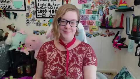 Snapshot of ten_tickle_pixie chatting on 03-11-26, 06:25 Pixie and Tentacle Overlord online show from 03-11-26, 06:25