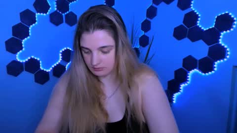 Snapshot of tender_louise chatting on 02-26-26, 09:14 ur Louise online show from 02-26-26, 09:14