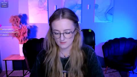 Snapshot of tender_louise chatting on 03-06-26, 09:55 ur Louise online show from 03-06-26, 09:55