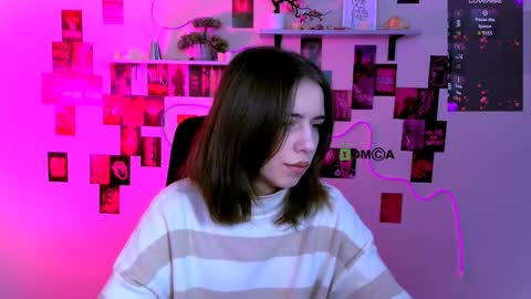 Snapshot of tender_louise chatting on 03-09-26, 10:08 ur Louise online show from 03-09-26, 10:08