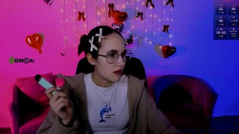 Snapshot of tender_louise chatting on 03-30-26, 07:15 ur Louise online show from 03-30-26, 07:15