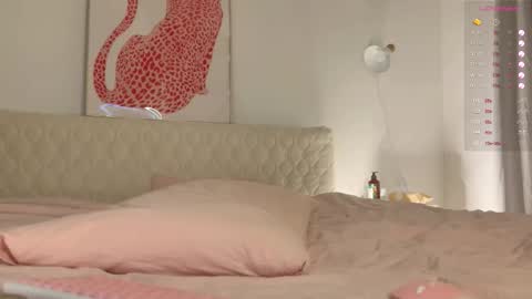 Snapshot of tenderiris chatting on 09-23-25, 01:30 tenderiris online show from 09-23-25, 01:30