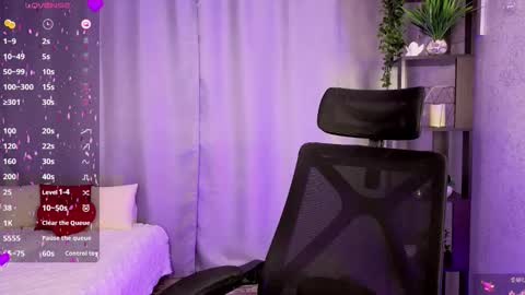 Snapshot of tendermist chatting on 09-22-25, 08:00 Nelly online show from 09-22-25, 08:00