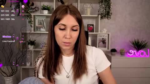 Snapshot of tendermist chatting on 11-07-25, 11:16 Nelly online show from 11-07-25, 11:16