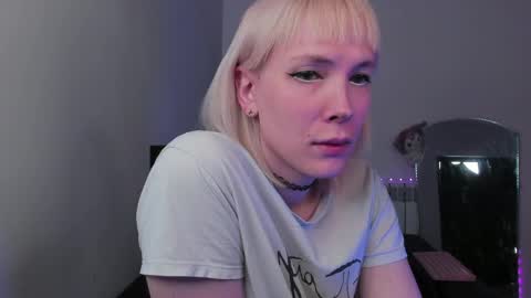 Kira online show from 05-08-26, 01:38