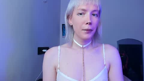 Kira online show from 06-12-26, 10:41