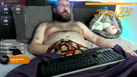 Snapshot of tenshi23 chatting on 04-12-26, 06:18 Matt online show from 04-12-26, 06:18