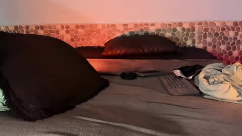 Teo online show from 01-17-25, 01:15