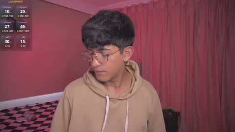 teo brown Independent model online show from 10-23-25, 08:51