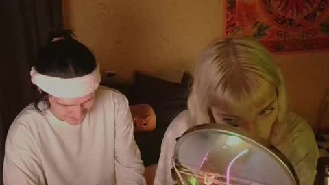 Teoshi online show from 12-19-25, 02:57