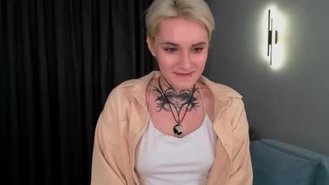 Maria online show from 12-15-25, 01:04