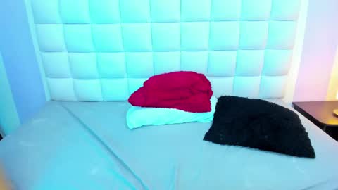 Teresa online show from 02-18-25, 03:43