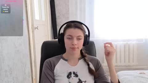 Anny Simpson online show from 12-18-25, 05:57