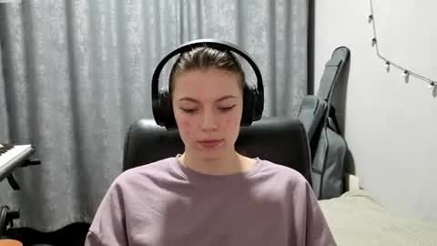 Anny Simpson online show from 05-07-26, 08:25