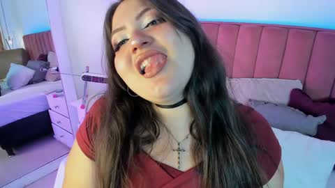 Snapshot of tessa_sinclaire chatting on 04-30-26, 08:48 TERESA online show from 04-30-26, 08:48