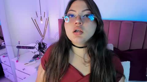 Snapshot of tessa_sinclaire chatting on 04-30-26, 09:08 TERESA online show from 04-30-26, 09:08
