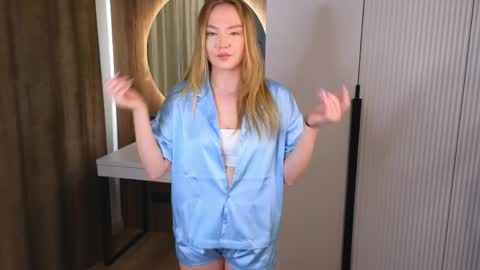 Snapshot of tessaandoh chatting on 04-01-26, 04:04 Candie online show from 04-01-26, 04:04