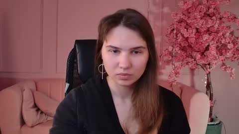 Tessa online show from 06-17-26, 05:43