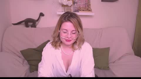 Snapshot of tesspleasure chatting on 12-26-24, 07:03 TESSA online show from 12-26-24, 07:03