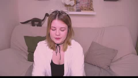 Snapshot of tesspleasure chatting on 12-29-24, 03:11 TESSA online show from 12-29-24, 03:11