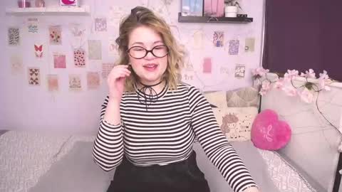 Snapshot of tesspleasure chatting on 01-10-25, 05:15 TESSA online show from 01-10-25, 05:15