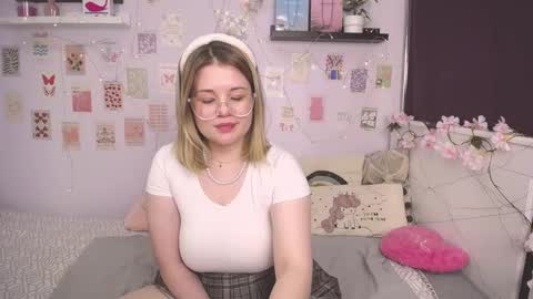 Snapshot of tesspleasure chatting on 01-11-25, 09:26 TESSA online show from 01-11-25, 09:26