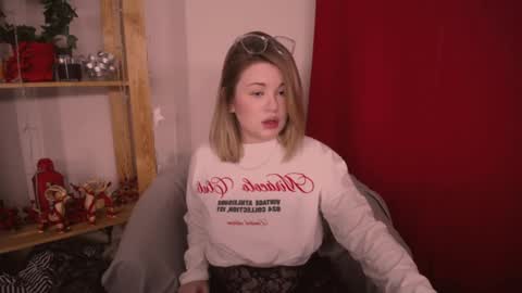 Snapshot of tesspleasure chatting on 01-16-25, 07:49 TESSA online show from 01-16-25, 07:49