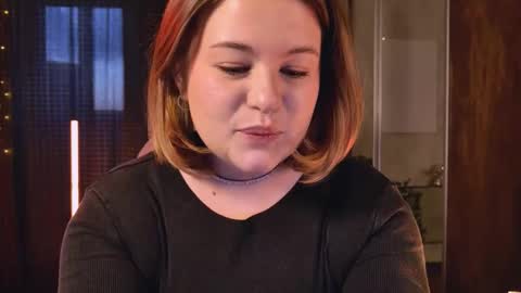 Snapshot of tesspleasure chatting on 10-11-25, 11:42 TESSA online show from 10-11-25, 11:42