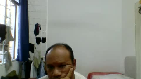 Snapshot of tested123 chatting on 04-29-26, 10:41 yours online show from 04-29-26, 10:41