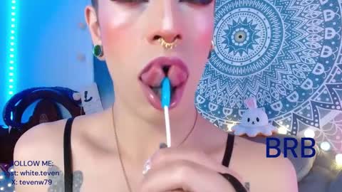 Snapshot of tevenwhiite chatting on 10-11-25, 04:22 teven online show from 10-11-25, 04:22