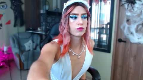 Snapshot of tevenwhiite chatting on 11-02-25, 04:20 teven online show from 11-02-25, 04:20