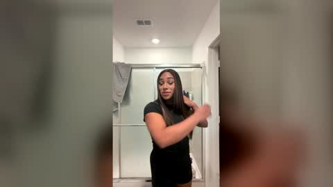 SELENE SANTOS online show from 03-17-26, 07:17