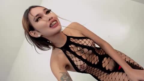 Luna online show from 12-21-25, 04:14