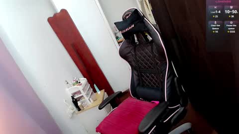 Snapshot of tgirljennie69 chatting on 02-05-25, 01:58 jennie online show from 02-05-25, 01:58