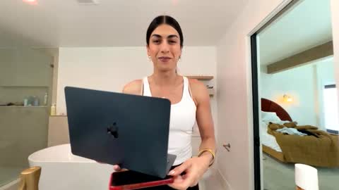 Snapshot of tgirltoesx chatting on 04-07-26, 05:24 babygirlmami online show from 04-07-26, 05:24