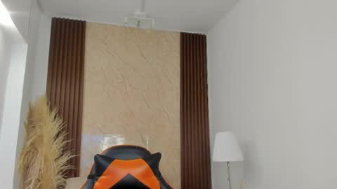 Snapshot of thais_kim chatting on 04-13-26, 12:32 Sweet Thais online show from 04-13-26, 12:32