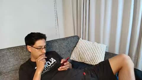 T H A I S  online show from 05-15-26, 11:23