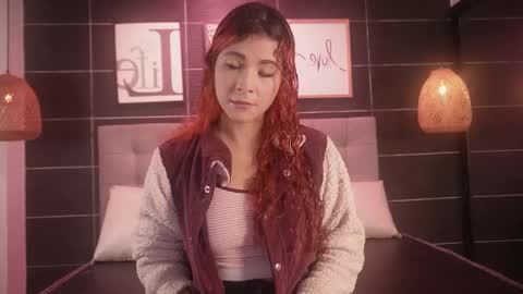 Snapshot of thalia_karlson chatting on 11-14-25, 12:26 Thalia online show from 11-14-25, 12:26