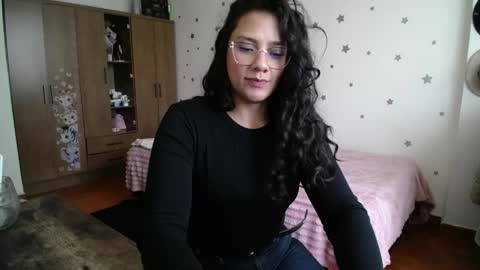 Snapshot of thaliacooper chatting on 03-30-26, 06:42 online show from 03-30-26, 06:42