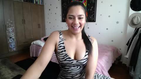 Snapshot of thaliacooper chatting on 05-12-26, 05:32 online show from 05-12-26, 05:32